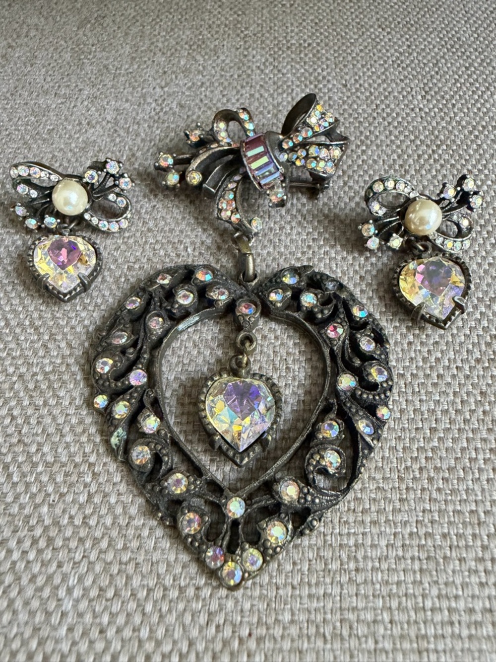 Banana Bob Art Nouveau Aurora Crystal Heart Brooch and Earrings Set
